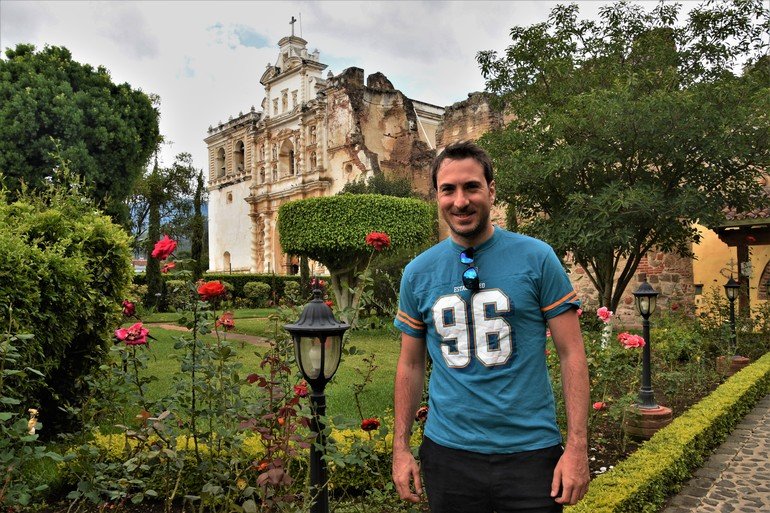 Iglesia de San Francisco - lugares turisticos de la Antigua Guatemala