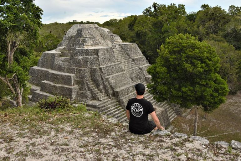 templo-del-sol-yaxha-guatemala