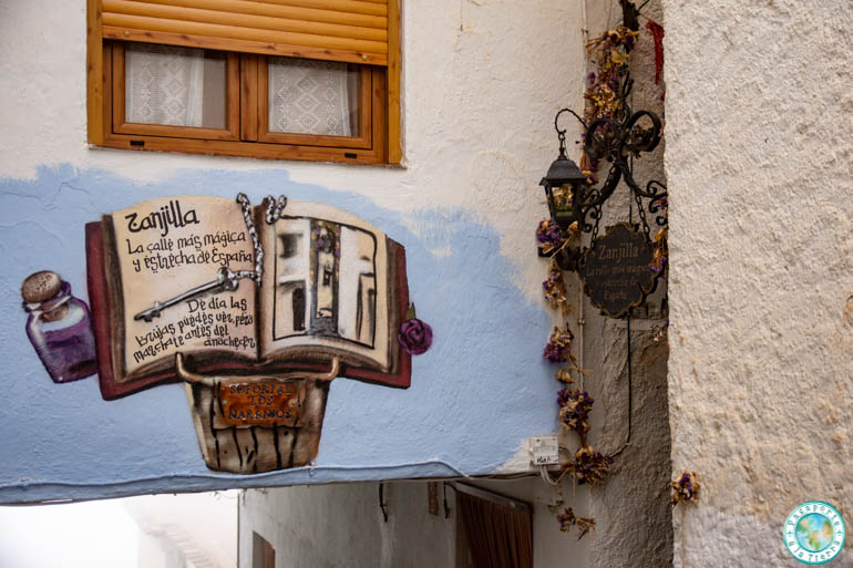 La calle más mágica y estrecha de España