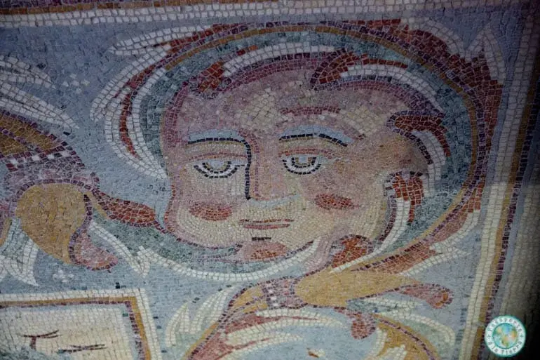 mosaico-estacion-iglesia-apostoles-que-hacer-en-jordania