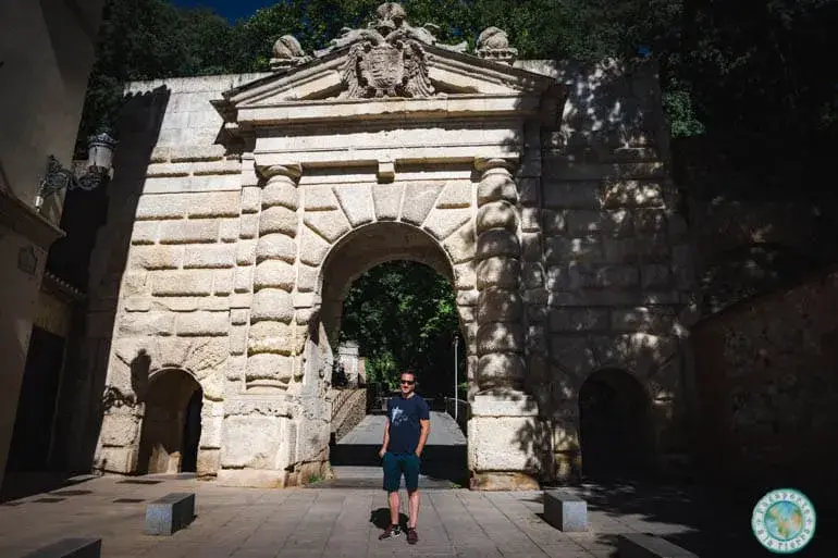 puerta-de-las-granadas