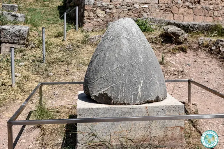 ónfalos-ombligo-mundo-delfos