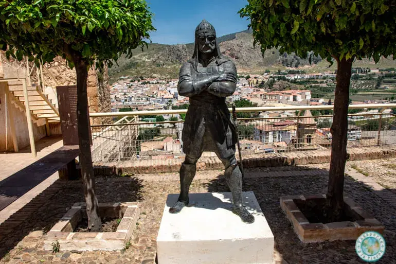 mirador-arqueologico-estatua-aliatar-loja