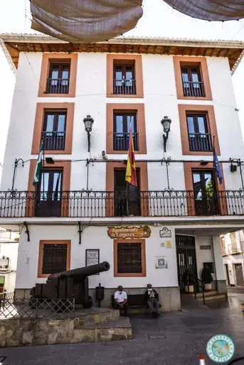 plaza-constitucion-ayuntamiento-lanjaron