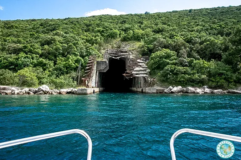 antiguo-tunel-submarino