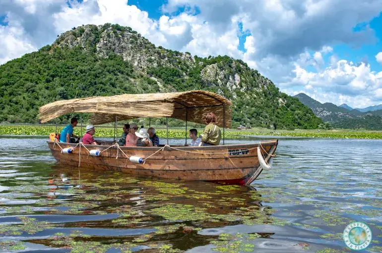 cun-barco-tradicional-montenegro