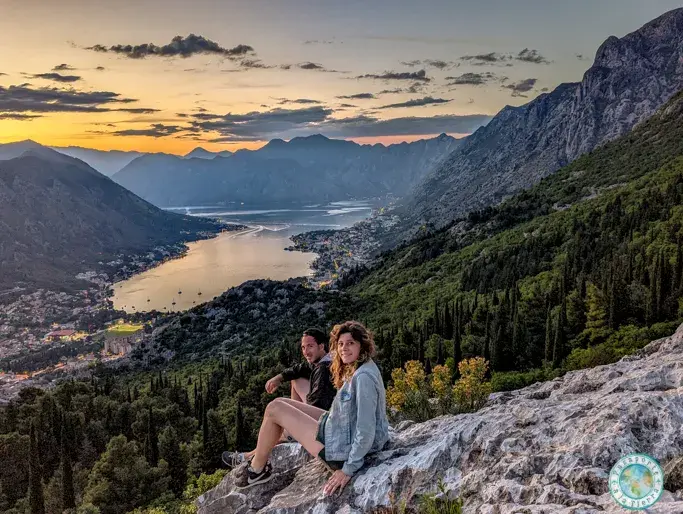 mirador-serpentine-road-bahia-kotor-montenegro