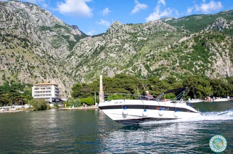tour-barco-bahia-de-kotor-montenegro