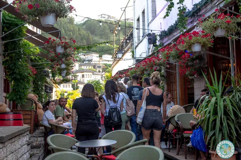 terrazas-restaurantes-que-ver-en-gjirokaster