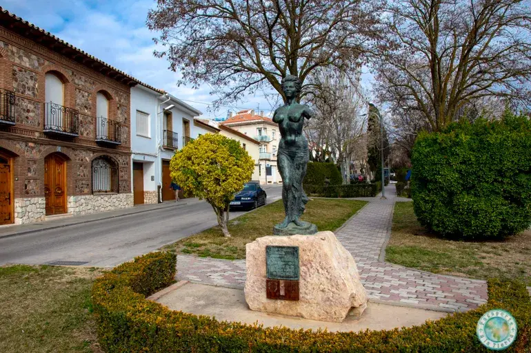 estatua-sara-montiel