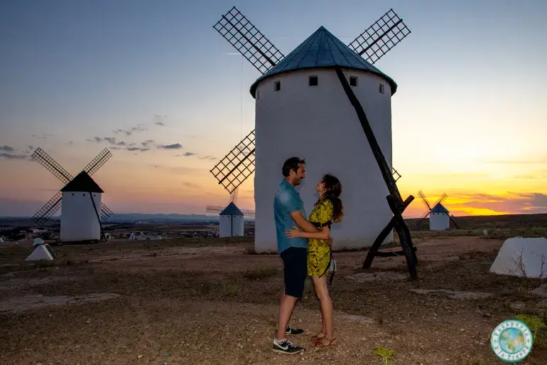 molinos-de-viento-atardecer-que-ver-en-campo-de-criptana