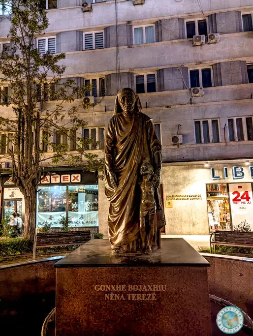 boulevard-plaza-madre-teresa