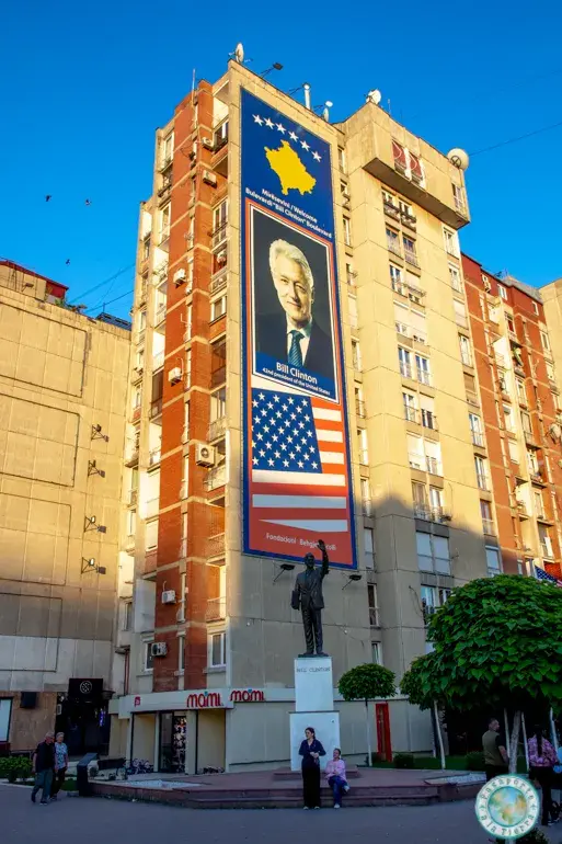 estatua-bill-clinton