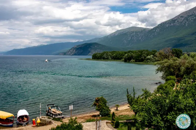 Monasterio-de-San-Naum-playa