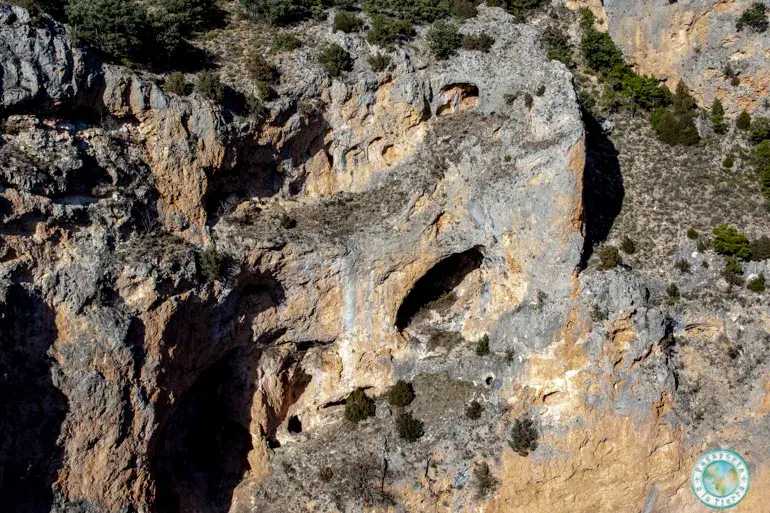cuevas-y-abrigos-barranco-jucar