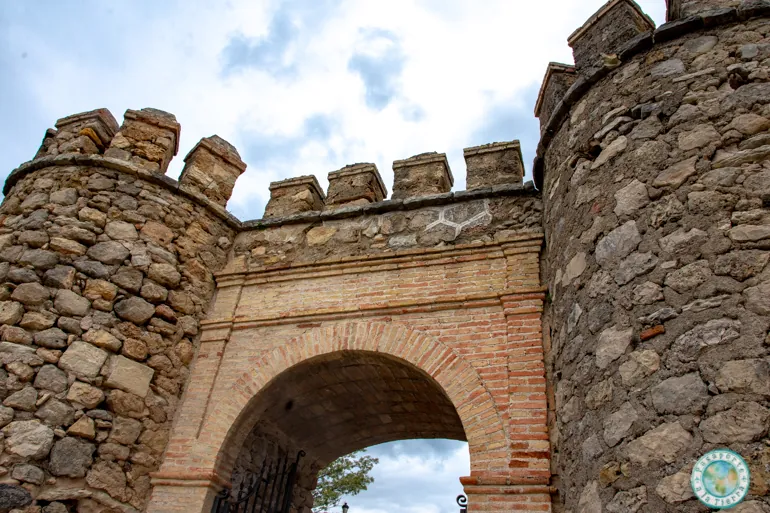 entrada-castillo-de-carcabuey
