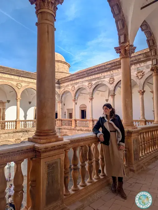 interior-castillo-de-la-calahorra