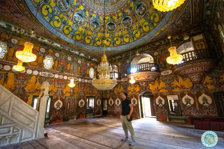 interior-mezquita-pintada-de-aladzha