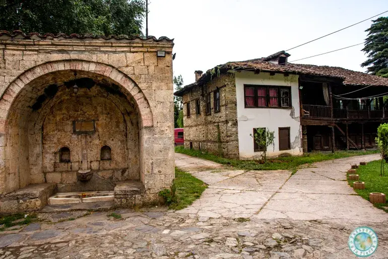 monasterio-tekke-harabati-baba