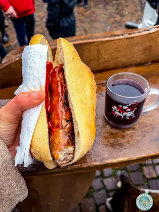 salchicha-y-vino-caliente