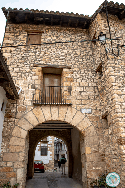 portal-de-abajo-linares-de-mora