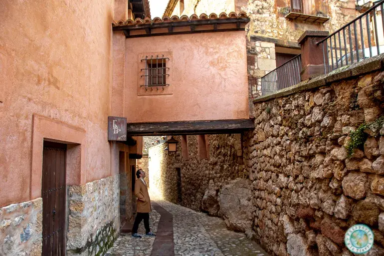 biblioteca-que-ver-en-albarracin