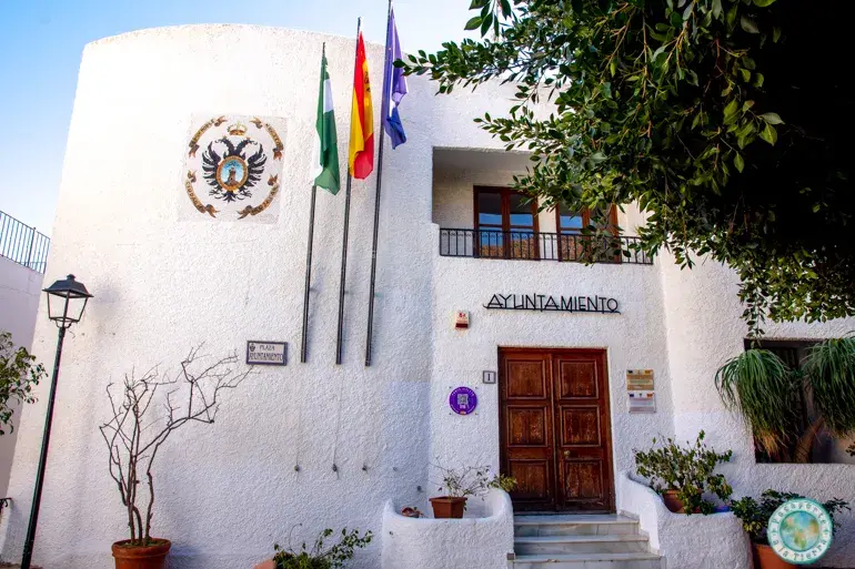 plaza-ayuntamiento-de-mojácar