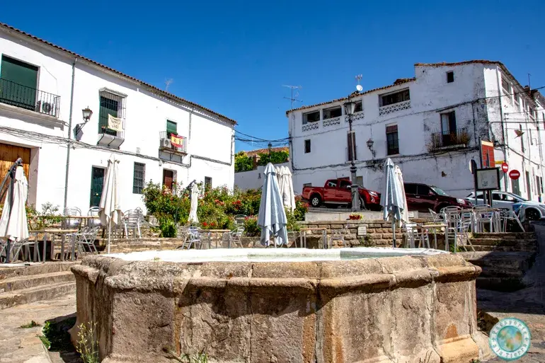 plaza-del-consejo-que-ver-en-cazalla-de-la-sierra