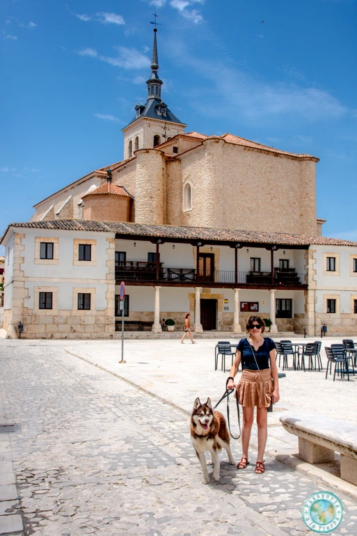 plaza-mayor-porticada-que-ver-en-colmenar-de-oreja