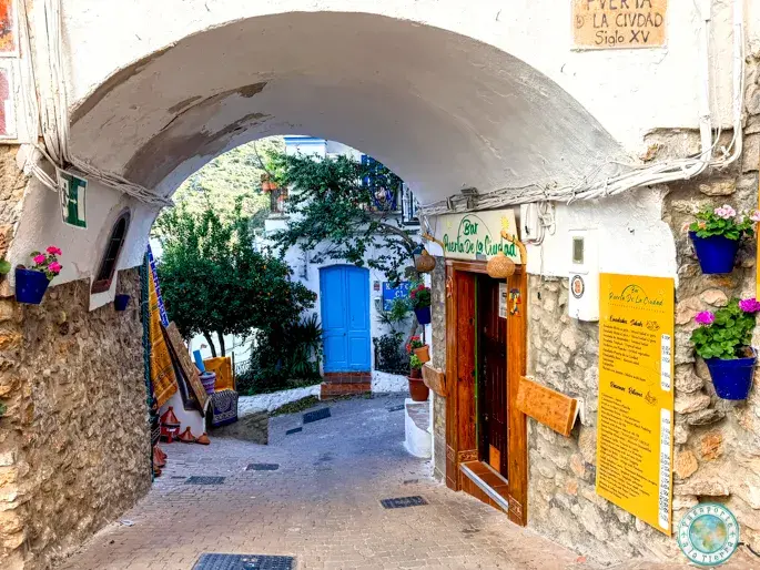 puerta-de-la-ciudad-que-ver-en-mojácar