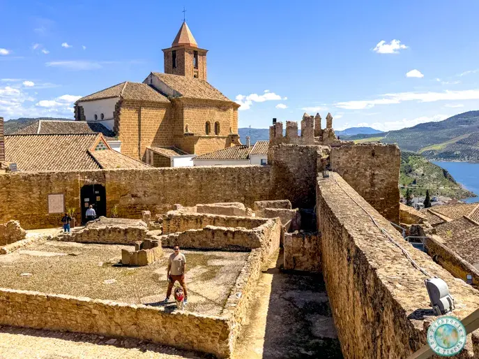castillo-fortaleza-de-hisn-ashar