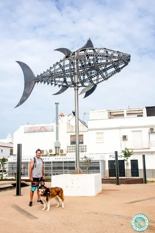 monumento-del-atun-de-almadraba