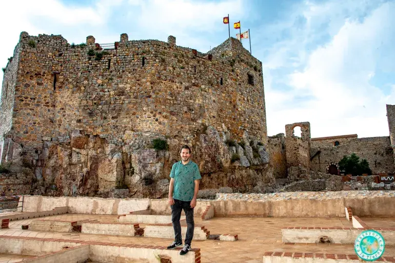 como-visitar-el-castillo-de-calatrava-la-nueva