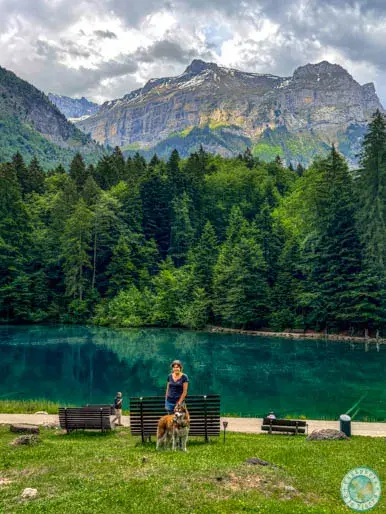 lago-blausee-aguas-azules-en-suiza