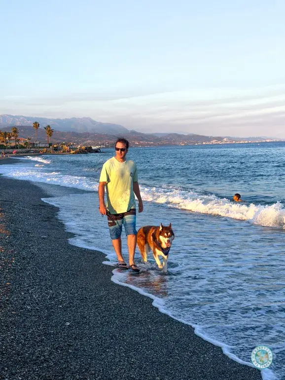 playa-canina-torre-del-mar-con-bagan