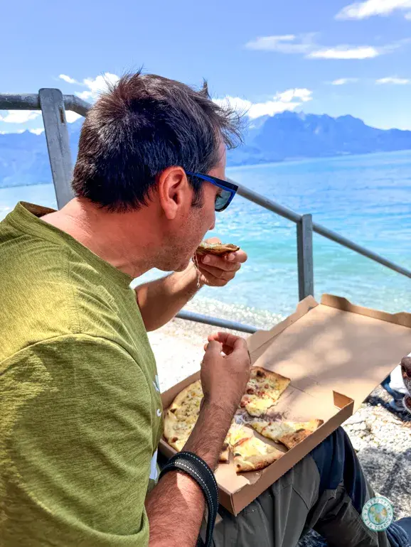 comer-pizza-en-lago-leman