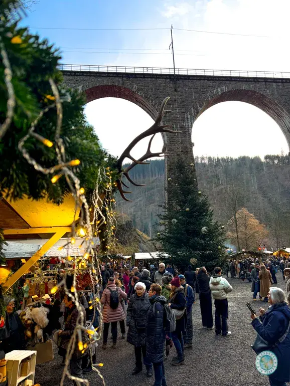 mercado-navideño-de-ravennaschlucht-de-dia