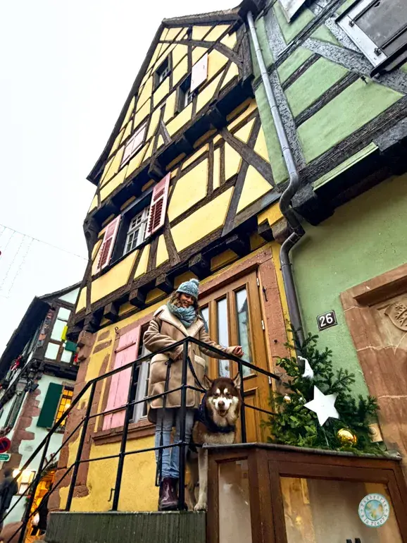 rue-du-general-de-gaulle-riquewihr-alsacia