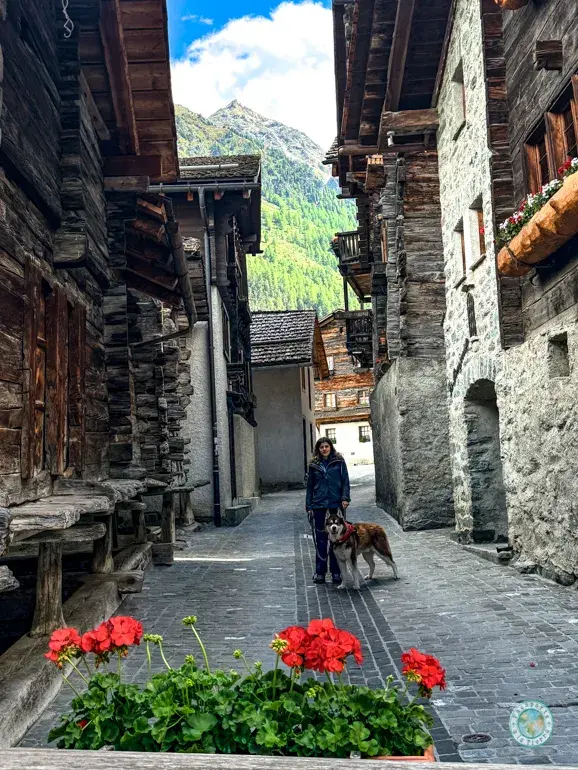 rue-du-village-grimentz
