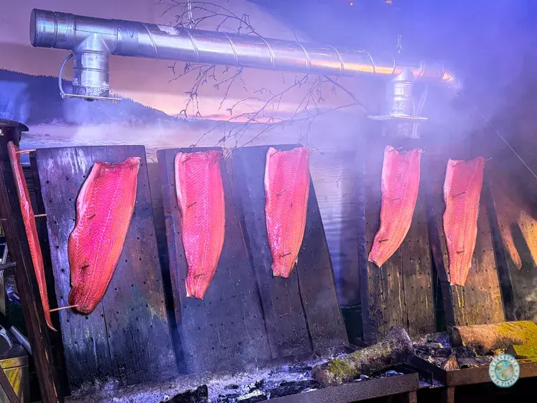 salmon-ahumado-mercado-navideño