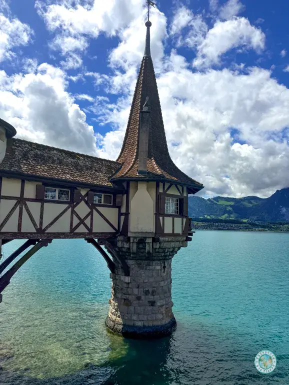 torreta-castillo-oberhofen-sobre-lago-thun