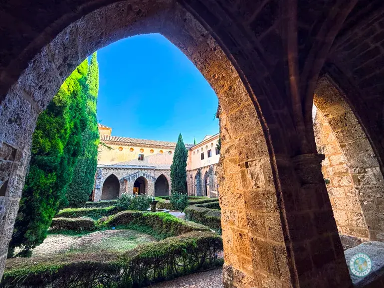 claustro del-monasterio-de-piedra-en-zaragoza